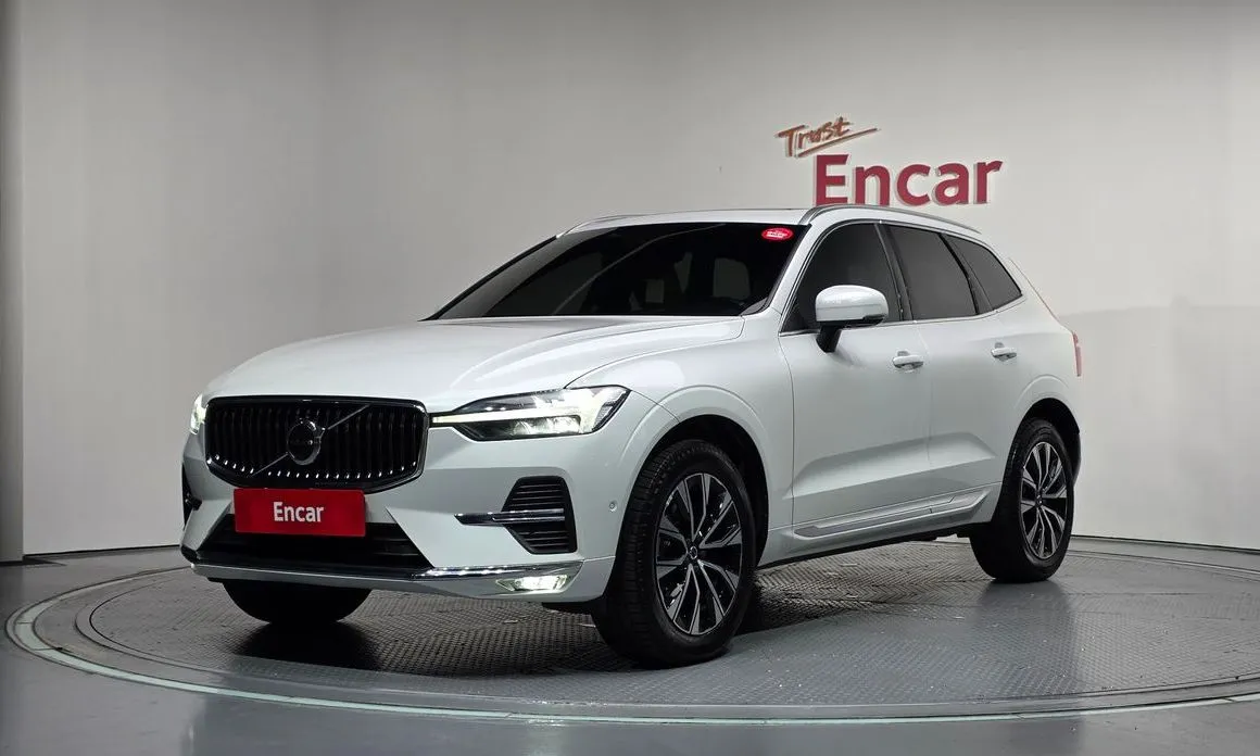 Volvo XC60 — фото 1