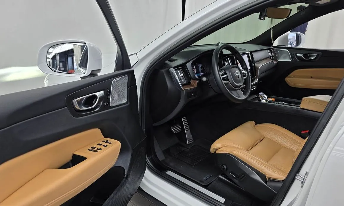 Volvo XC60 — фото 4