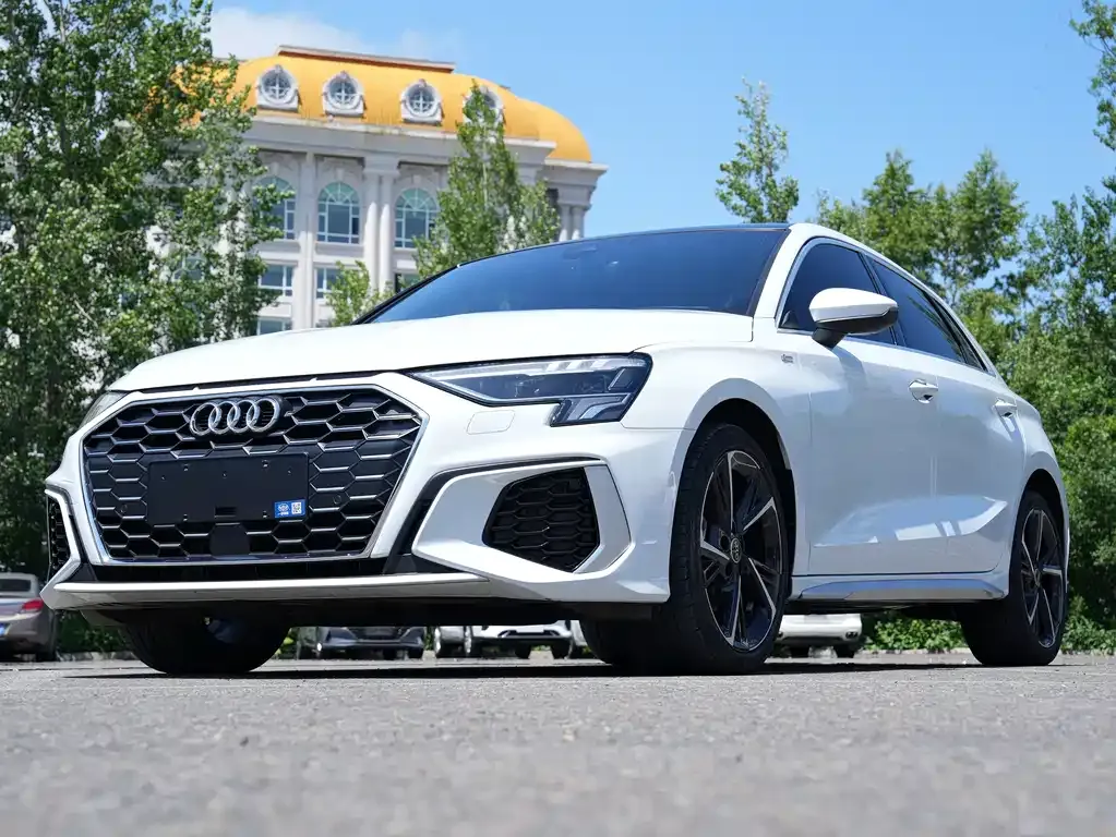 Audi A3 — фото 1