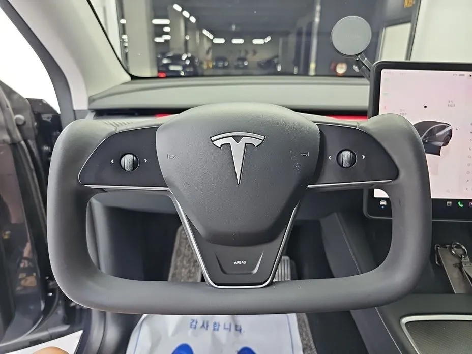 Tesla Model Y — фото 9