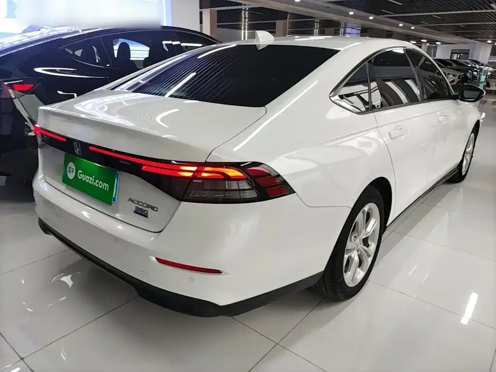 Honda Accord — фото 10