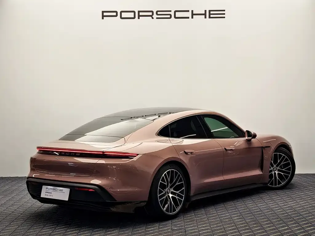 Porsche Taycan — фото 9