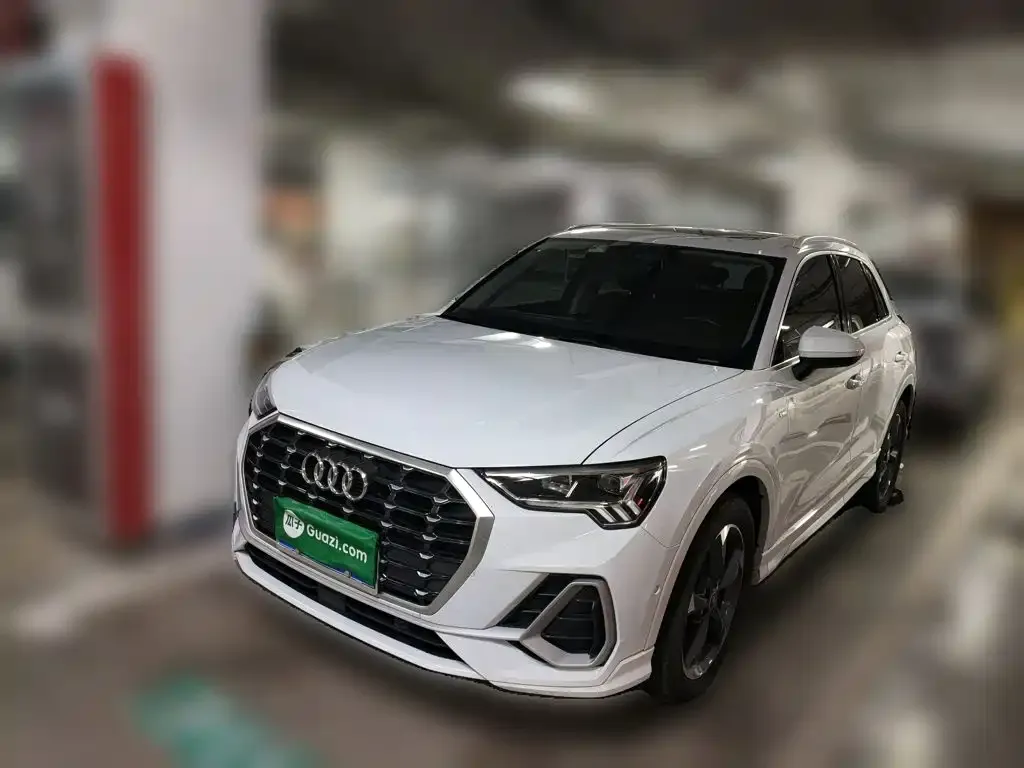 Audi Q3 — фото 1
