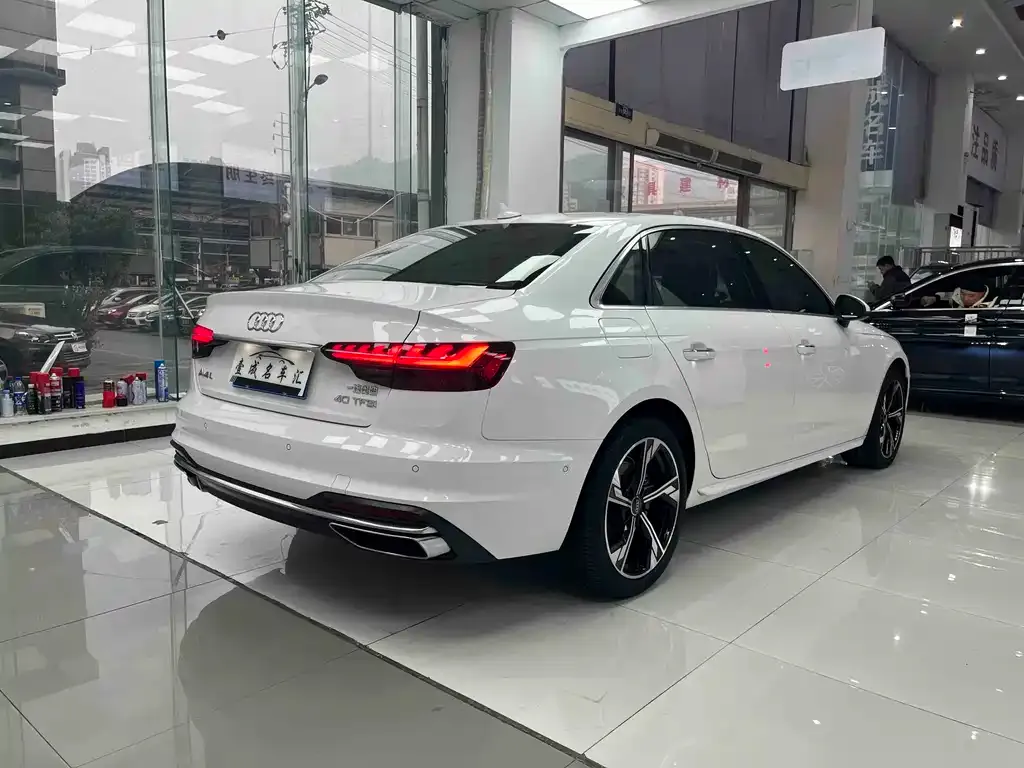 Audi A4L — фото 10