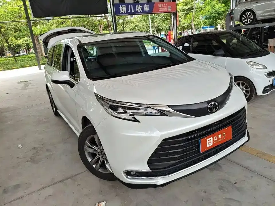 Toyota Sienna — фото 9