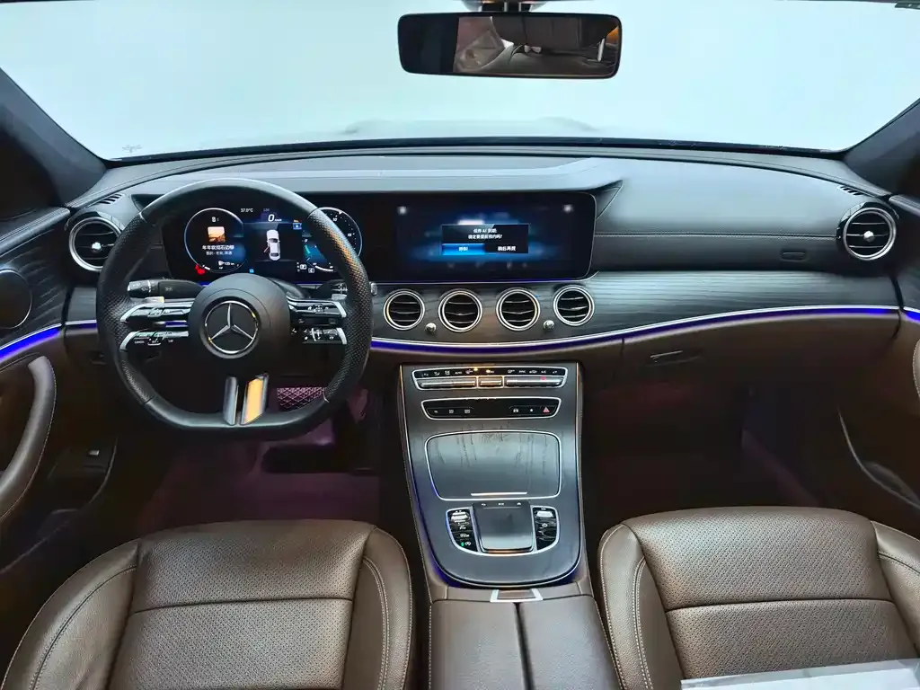 Mercedes-Benz E-Class — фото 4