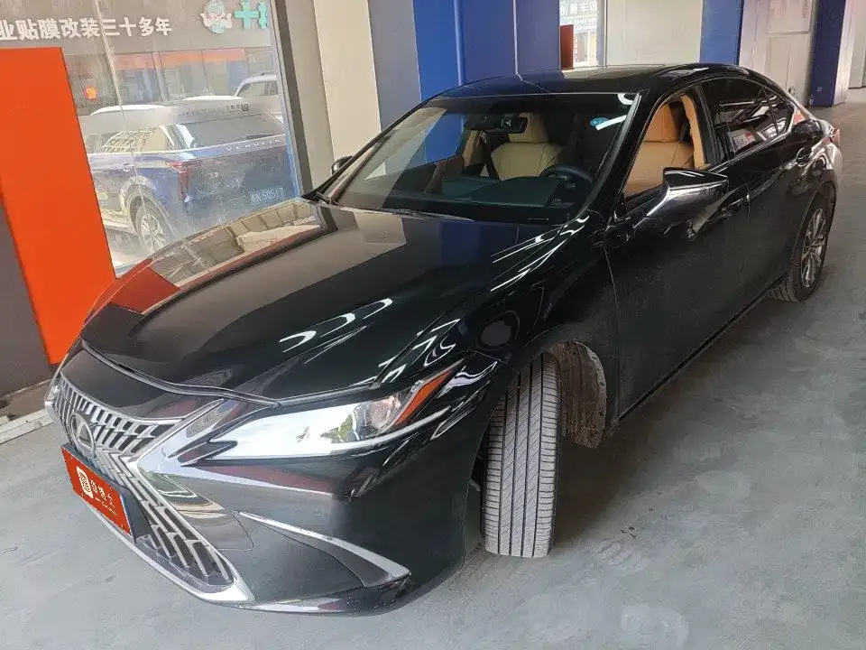 Lexus ES — фото 1