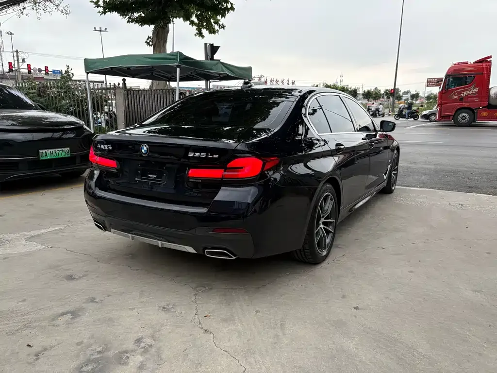 BMW 5 Series New Energy — фото 4