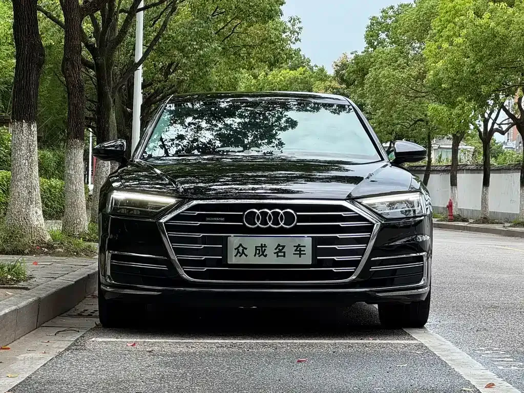Audi A8 — фото 9