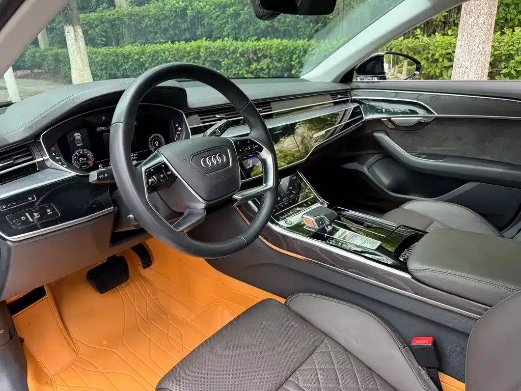 Audi A8 — фото 3