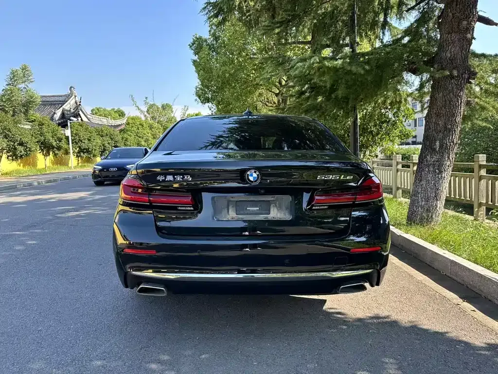 BMW 5 Series New Energy — фото 2
