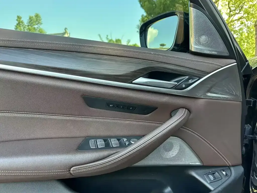 BMW 5 Series New Energy — фото 10