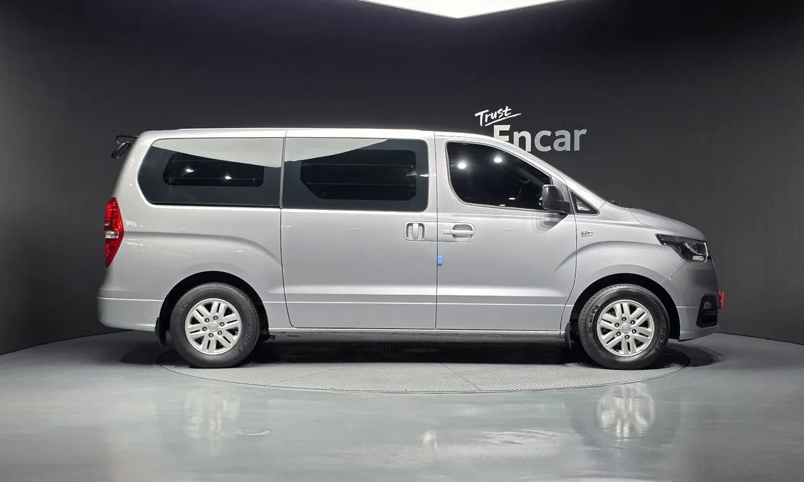 Hyundai Starex — фото 2