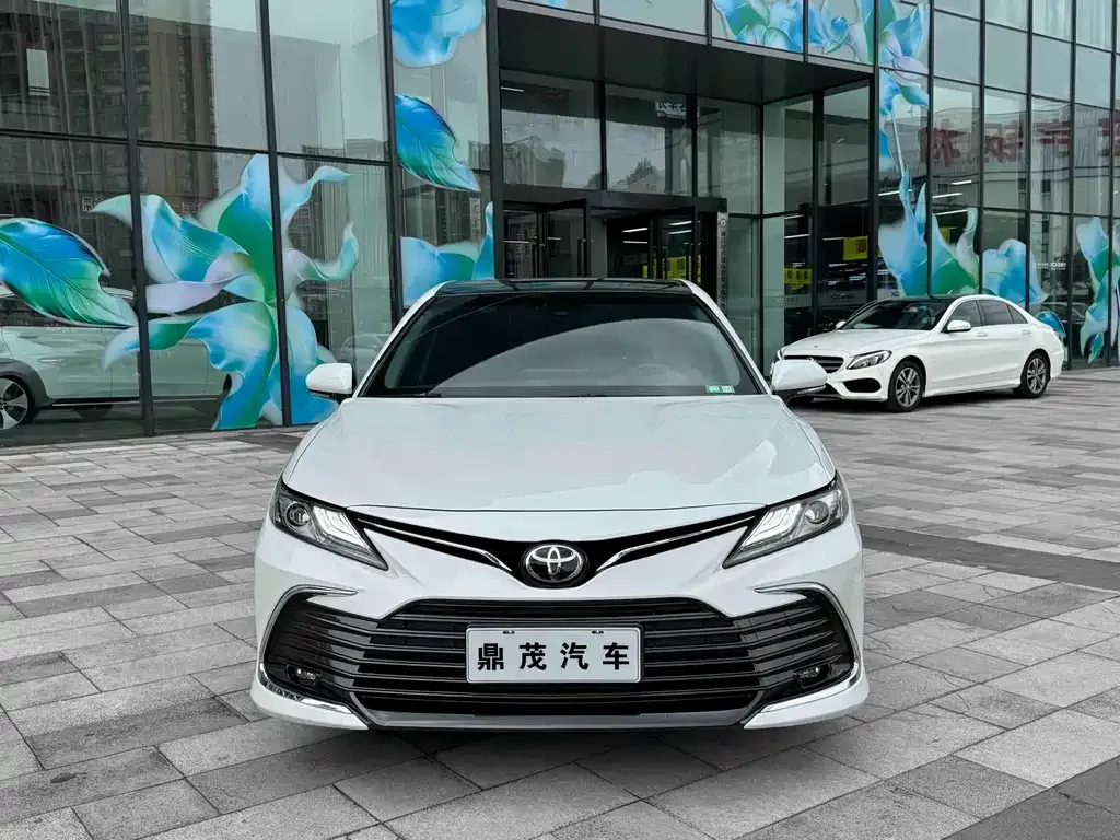 Toyota Camry — фото 6
