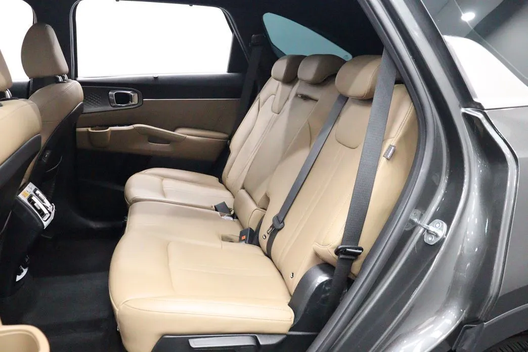 Kia Sorento — фото 10