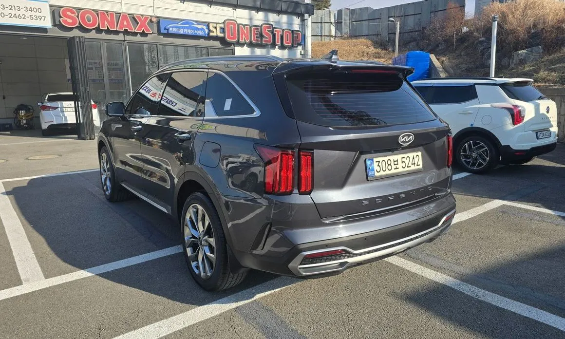 Kia Sorento — фото 6