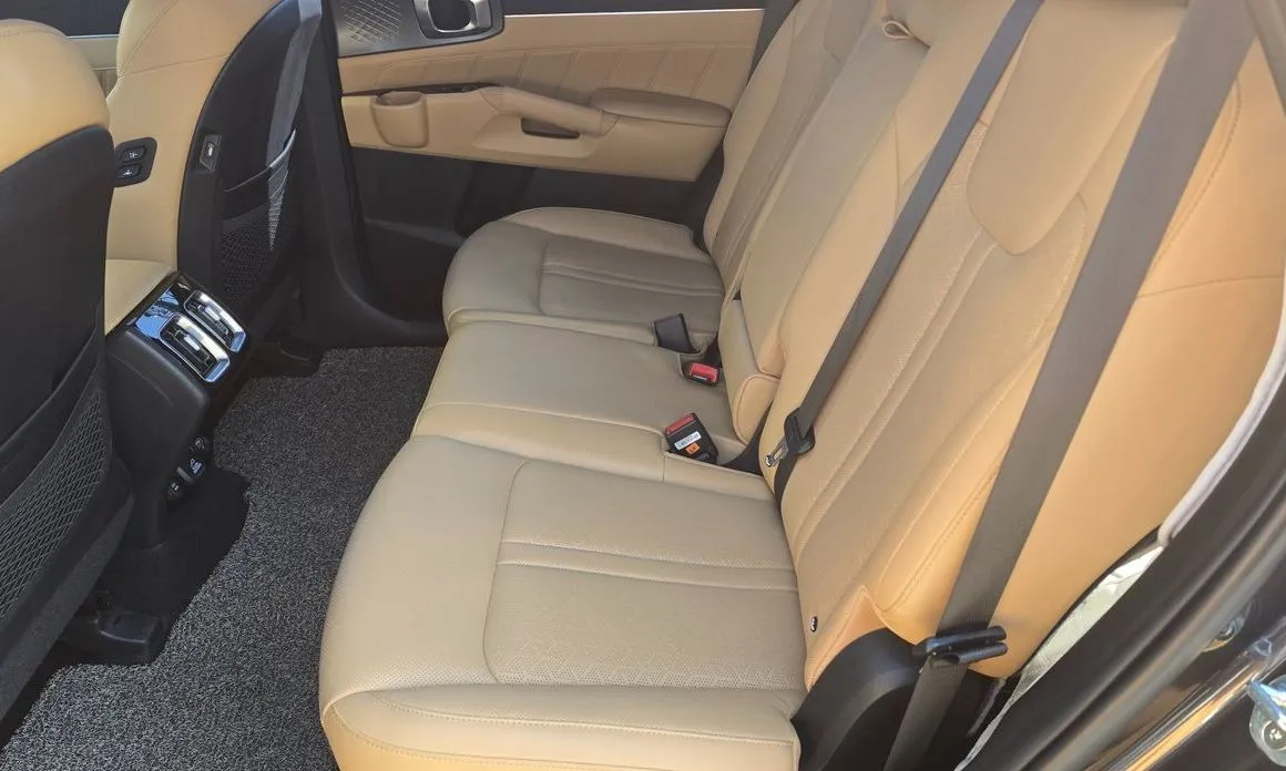 Kia Sorento — фото 7