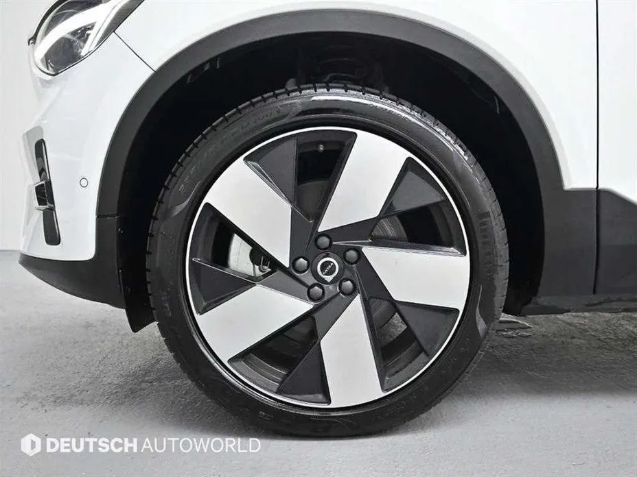 Volvo XC40 2024 из KR, фото 5