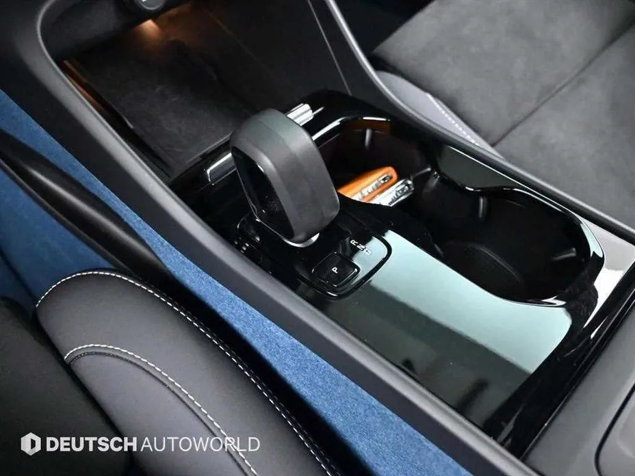 Volvo XC40 2024 из KR, фото 10