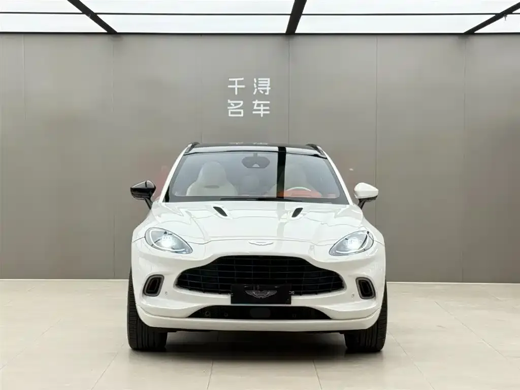Aston Martin DBX — фото 2