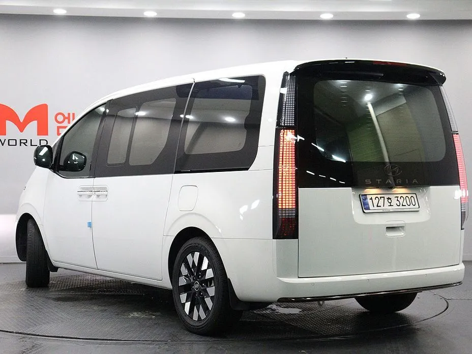 Hyundai Staria — фото 2
