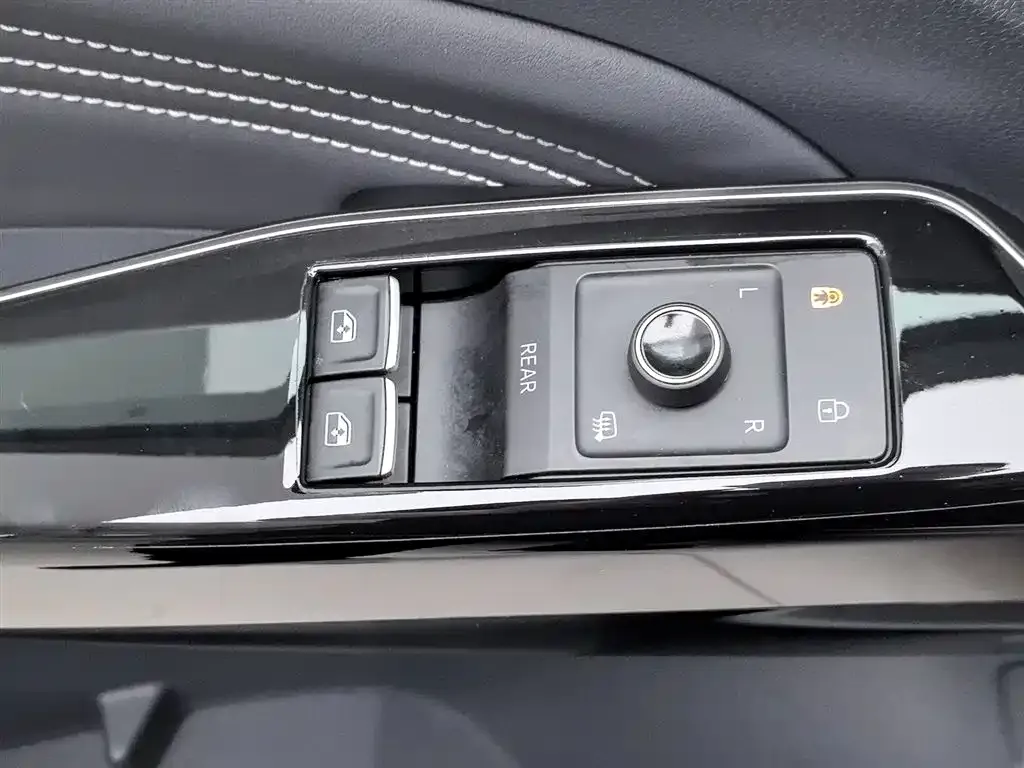 Volkswagen ID.4 Crozz — фото 9