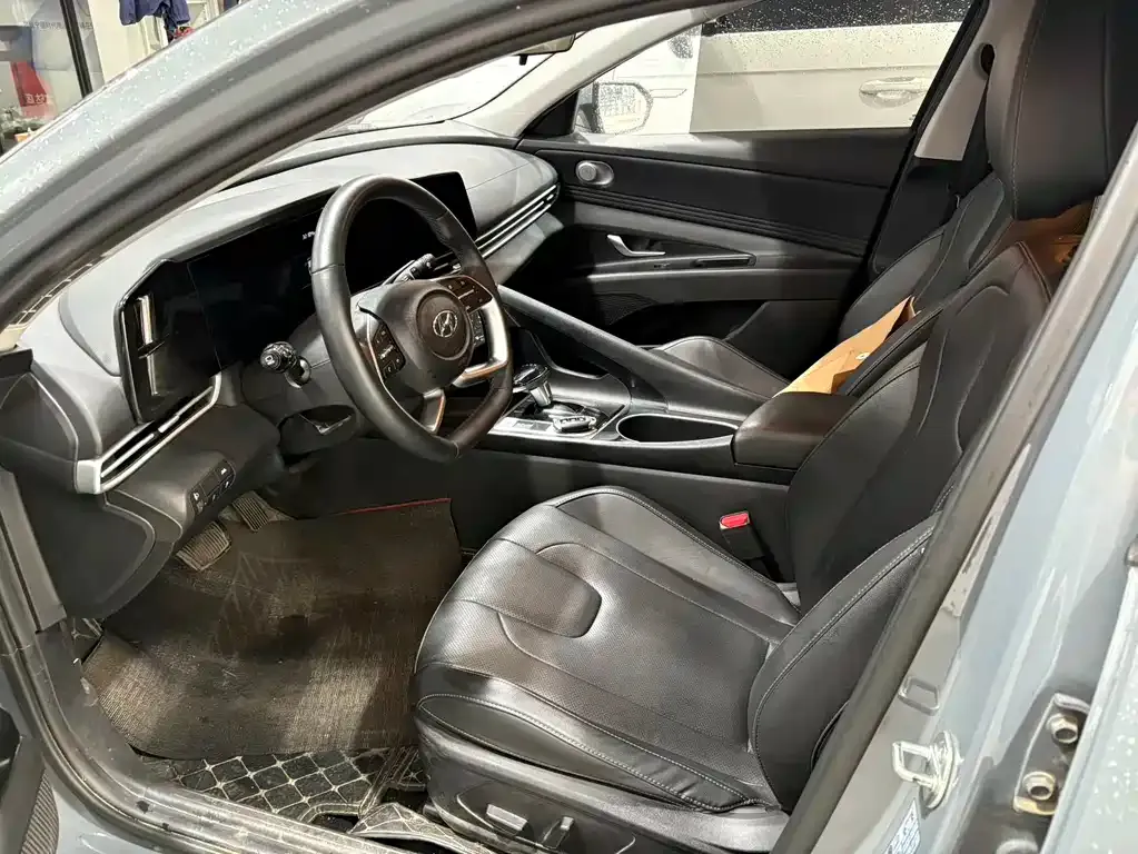 Hyundai Elantra — фото 10