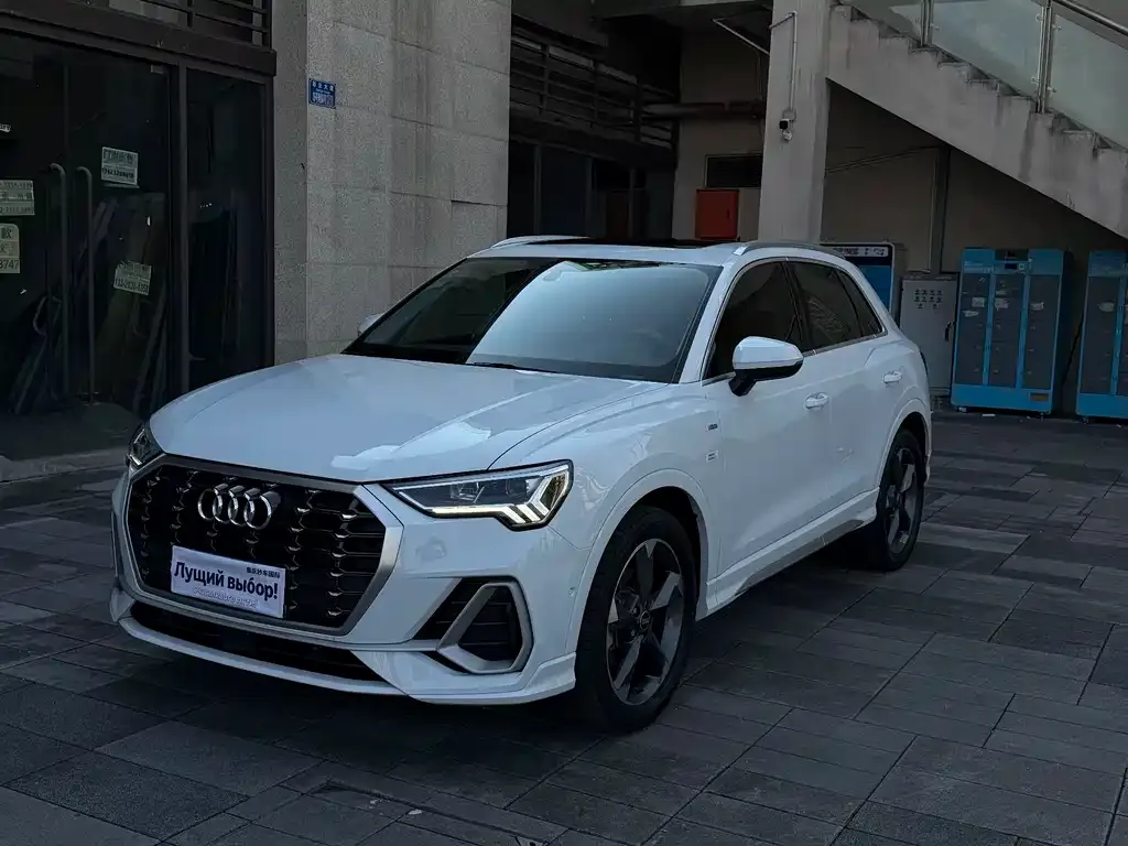 Audi Q3 — фото 1