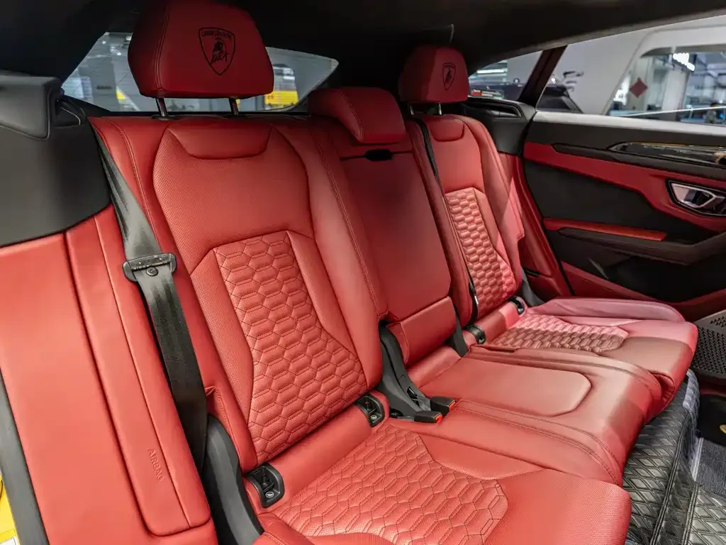 Lamborghini Urus — фото 10