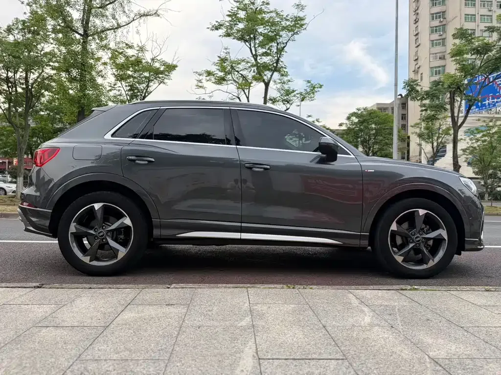 Audi Q3 — фото 10