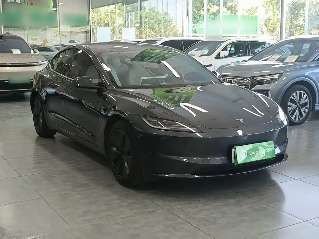 Tesla Model 3 — фото 10