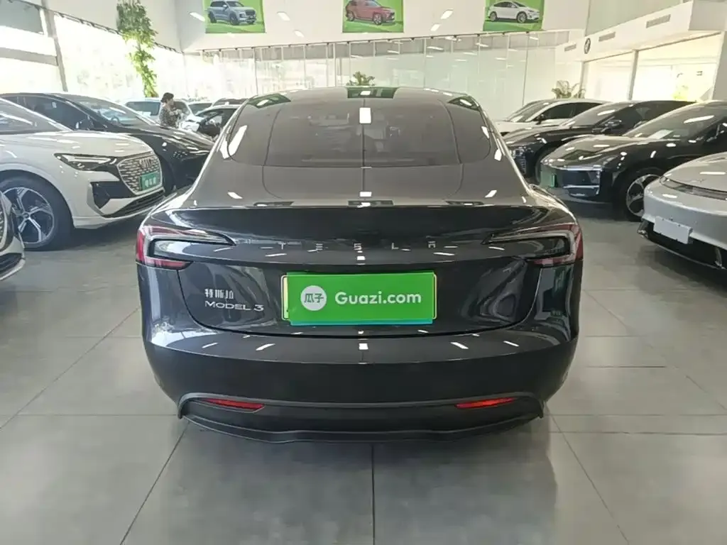 Tesla Model 3 — фото 8