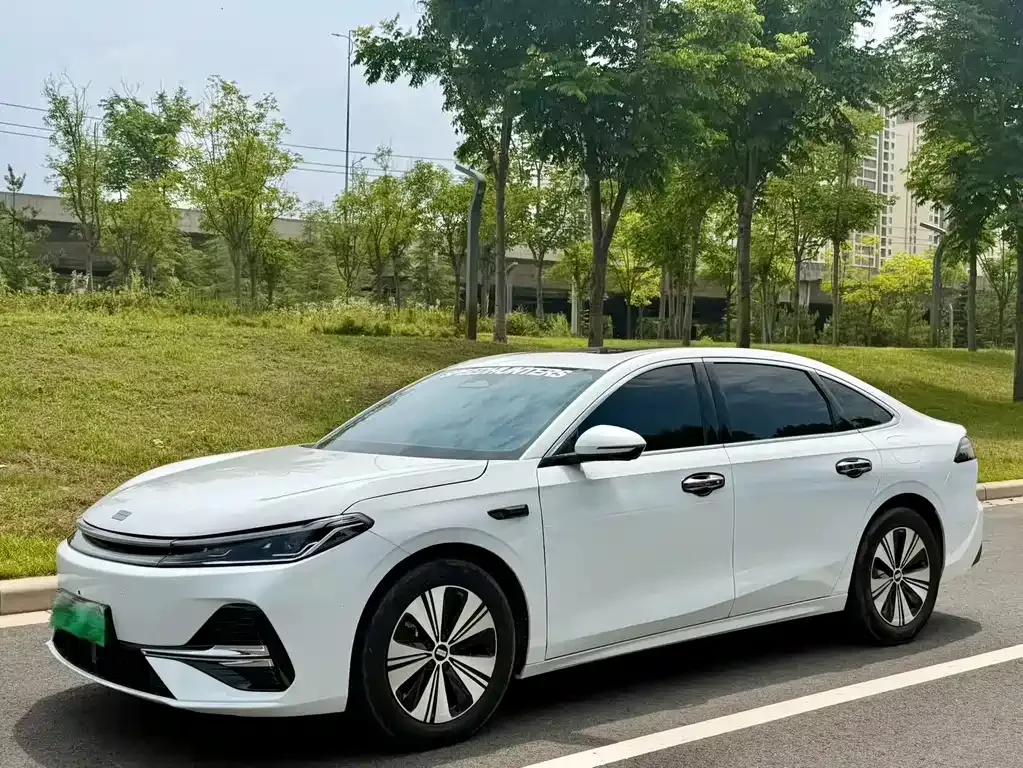 Geely 银河A7 EM — фото 1