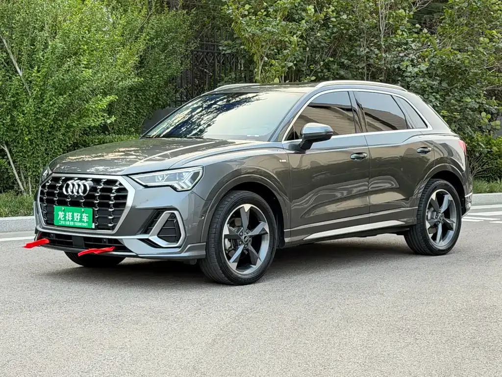 Audi Q3 — фото 1