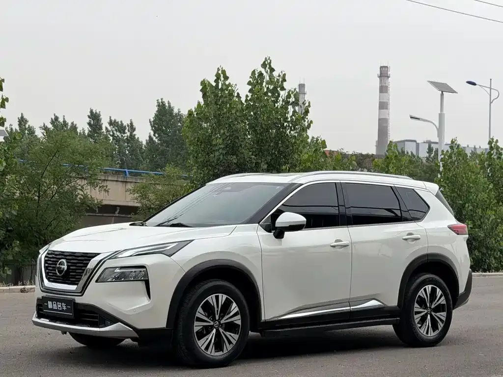 Nissan X-Trail — фото 1