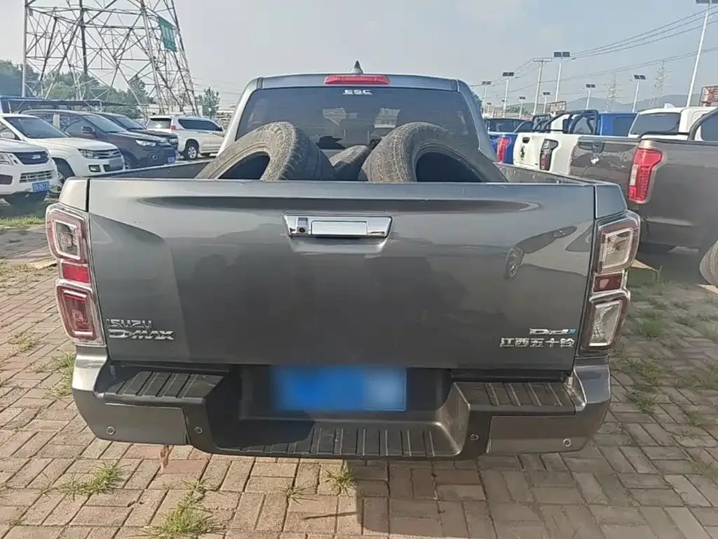 Isuzu D-MAX — фото 4
