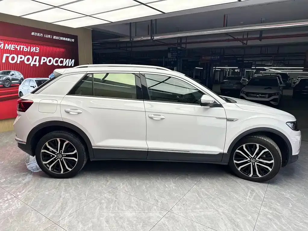 Volkswagen T-Roc — фото 6
