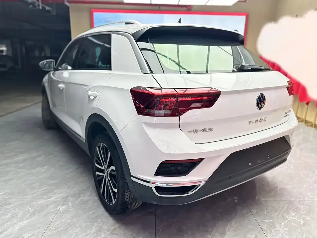 Volkswagen T-Roc — фото 8
