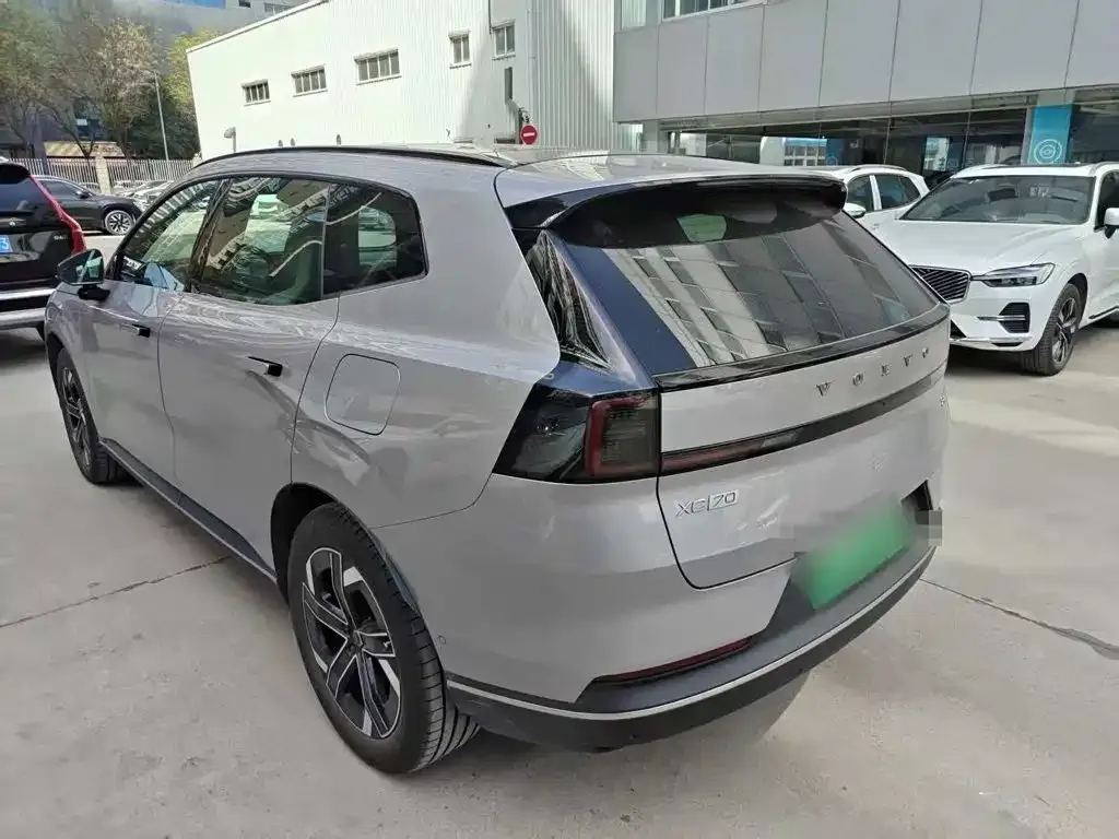 Volvo XC70 Plug-in Hybrid — фото 10