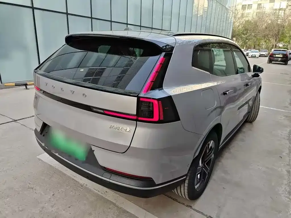 Volvo XC70 Plug-in Hybrid — фото 6