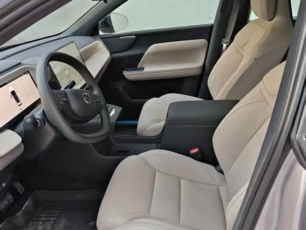 Volvo XC70 Plug-in Hybrid — фото 5