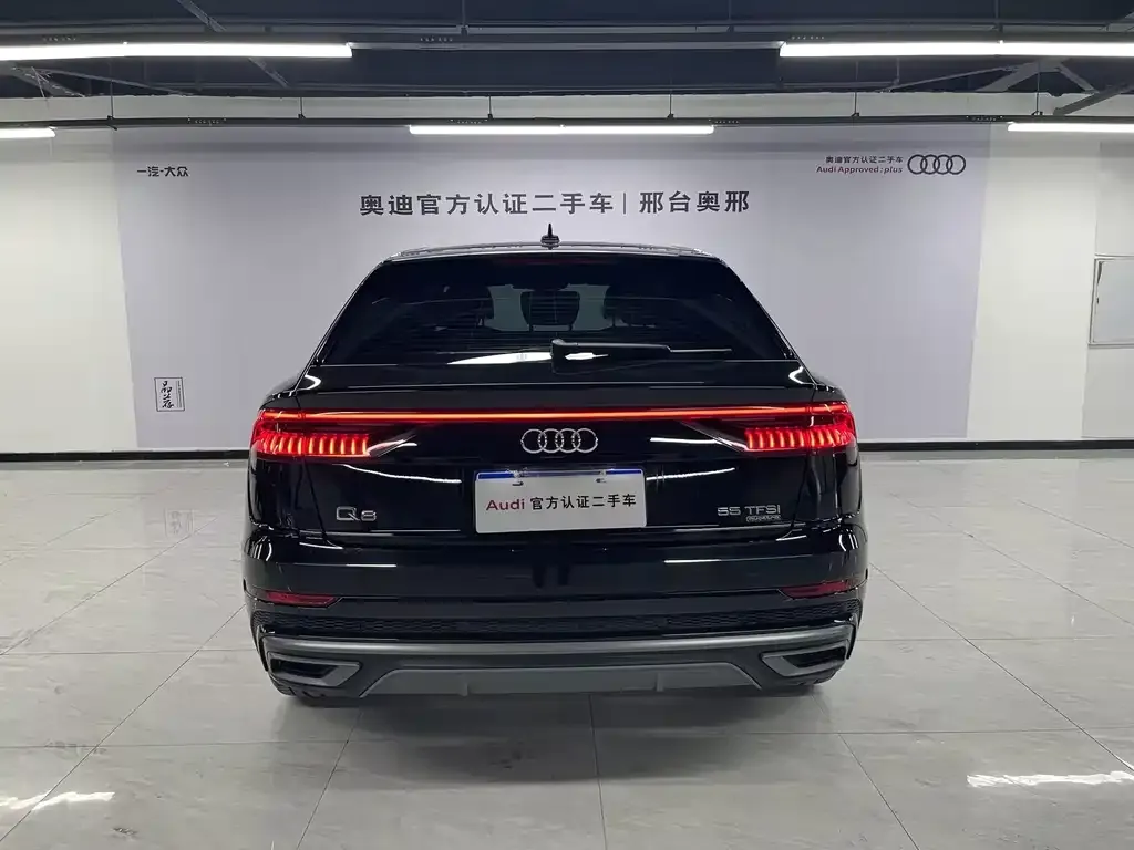 Audi Q8 — фото 9