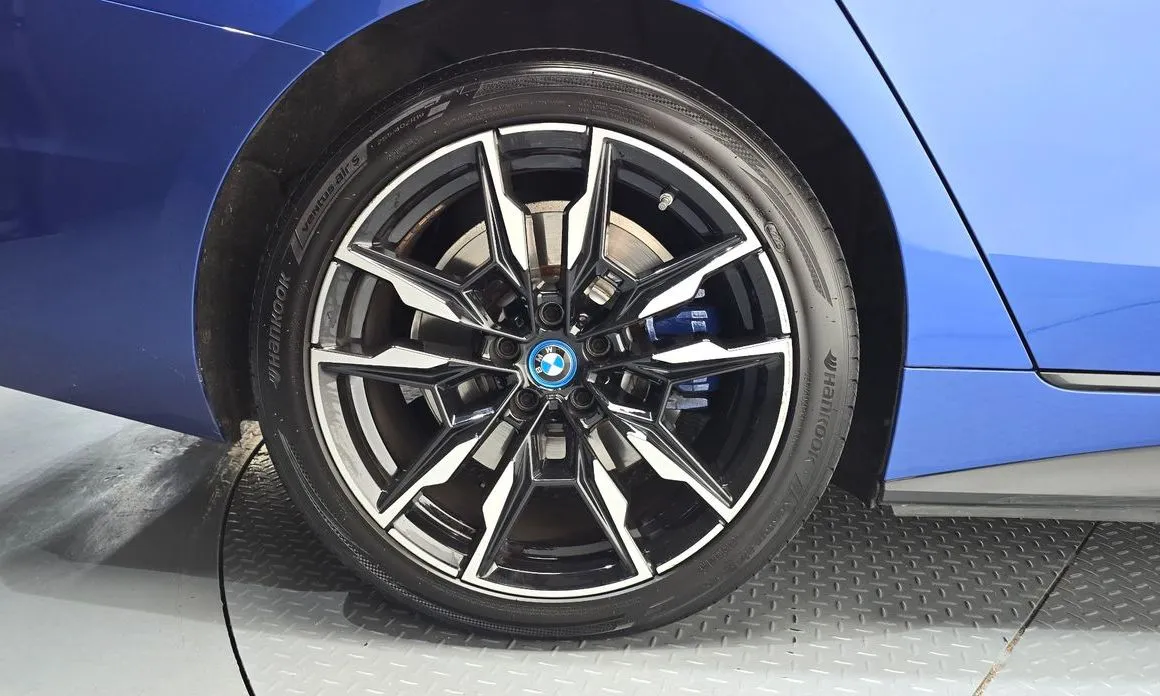 BMW i4 2024 из KR, фото 9