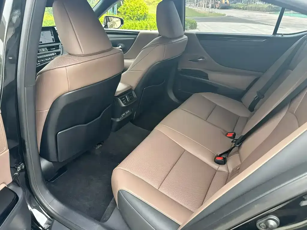Lexus ES 2024 из CN, фото 4