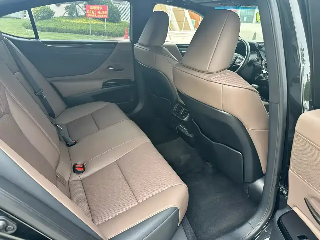 Lexus ES 2024 из CN, фото 2