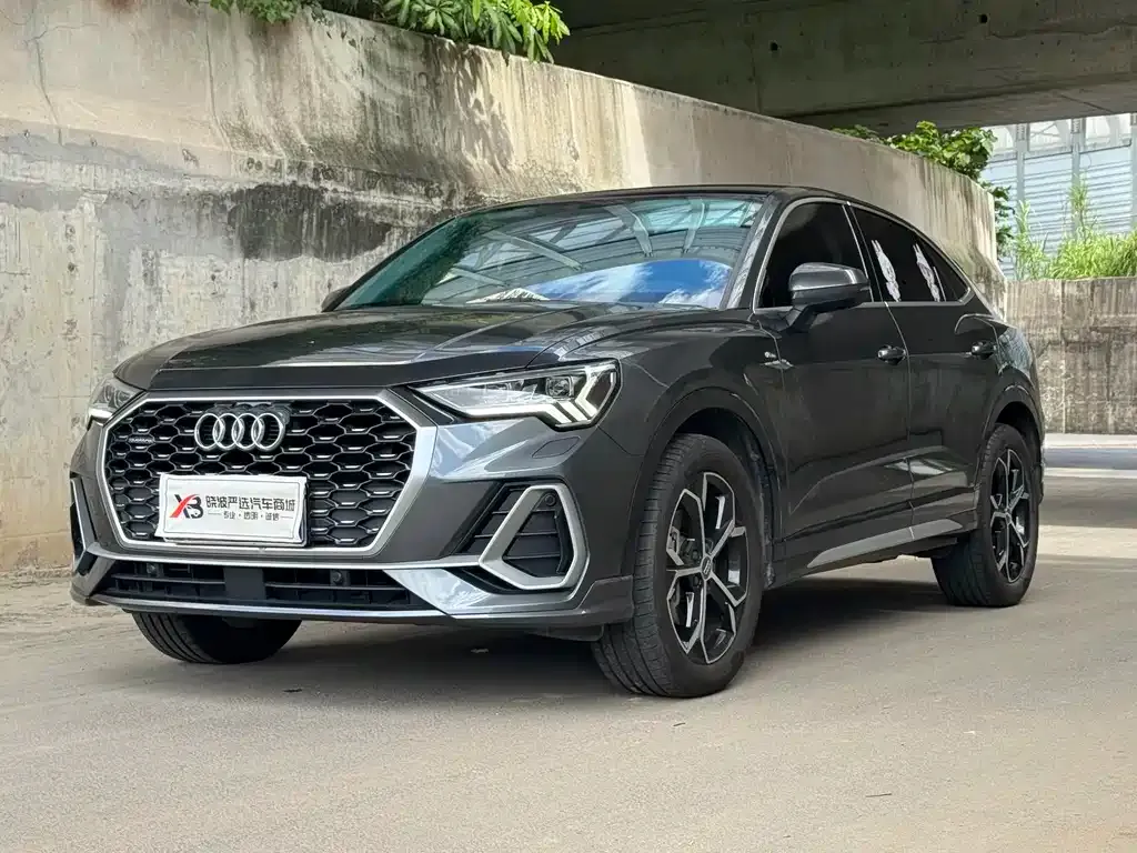 Audi Q3 Sportback — фото 1