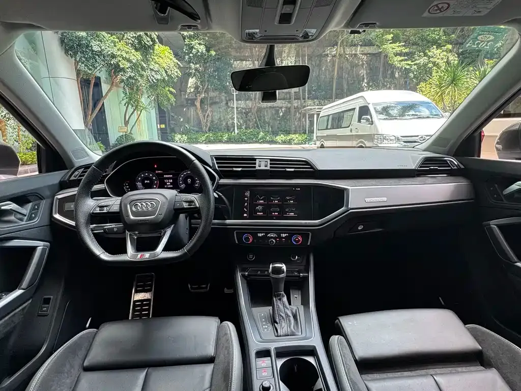 Audi Q3 Sportback — фото 4