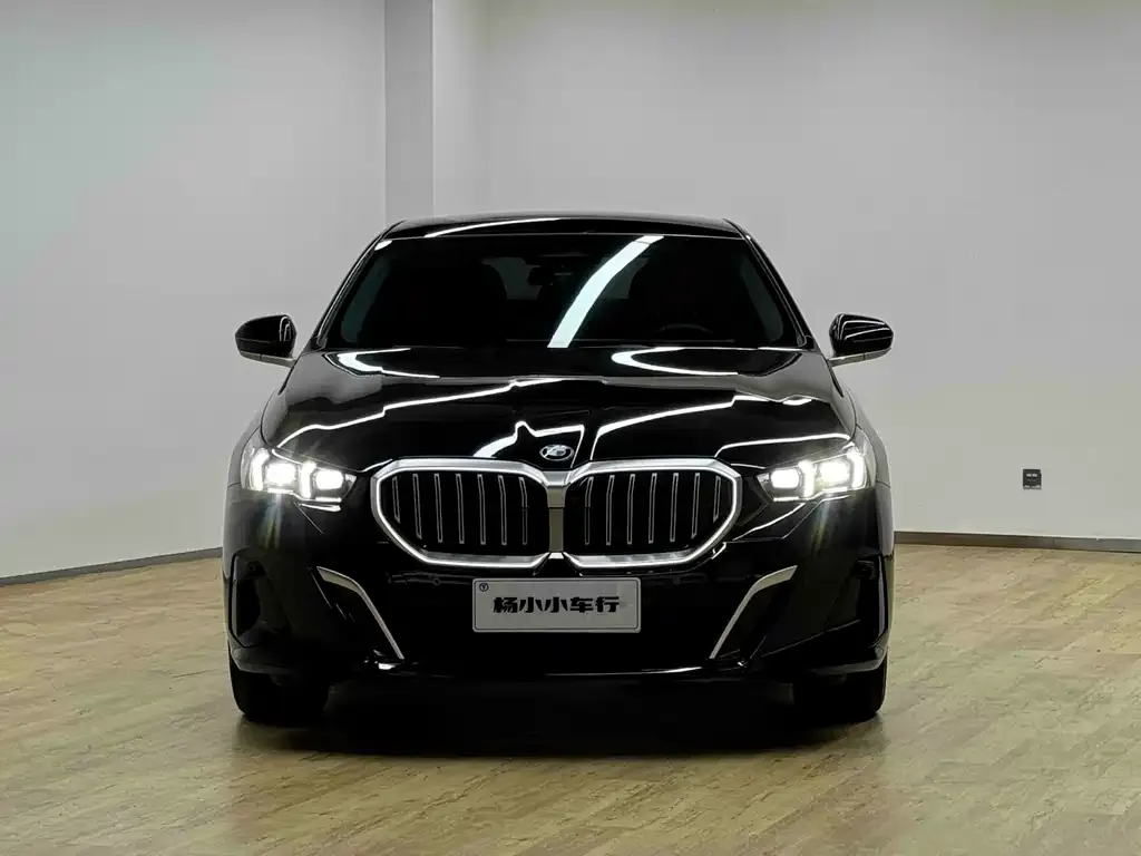 BMW 5 Series — фото 2