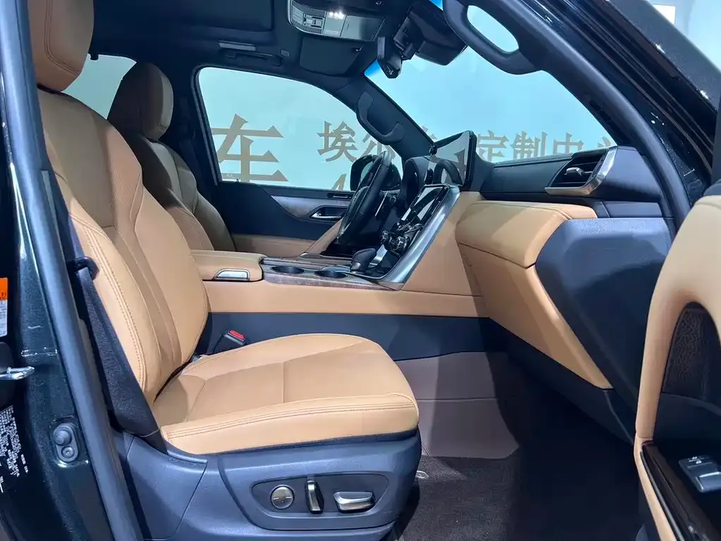 Lexus LX — фото 10