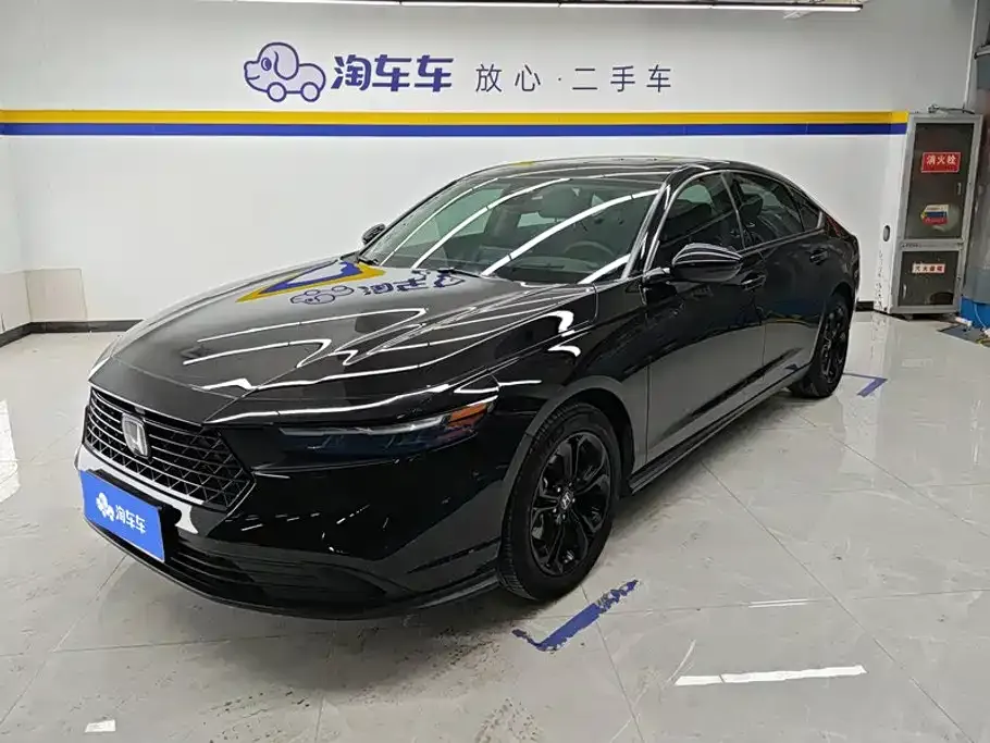 Honda Accord — фото 1